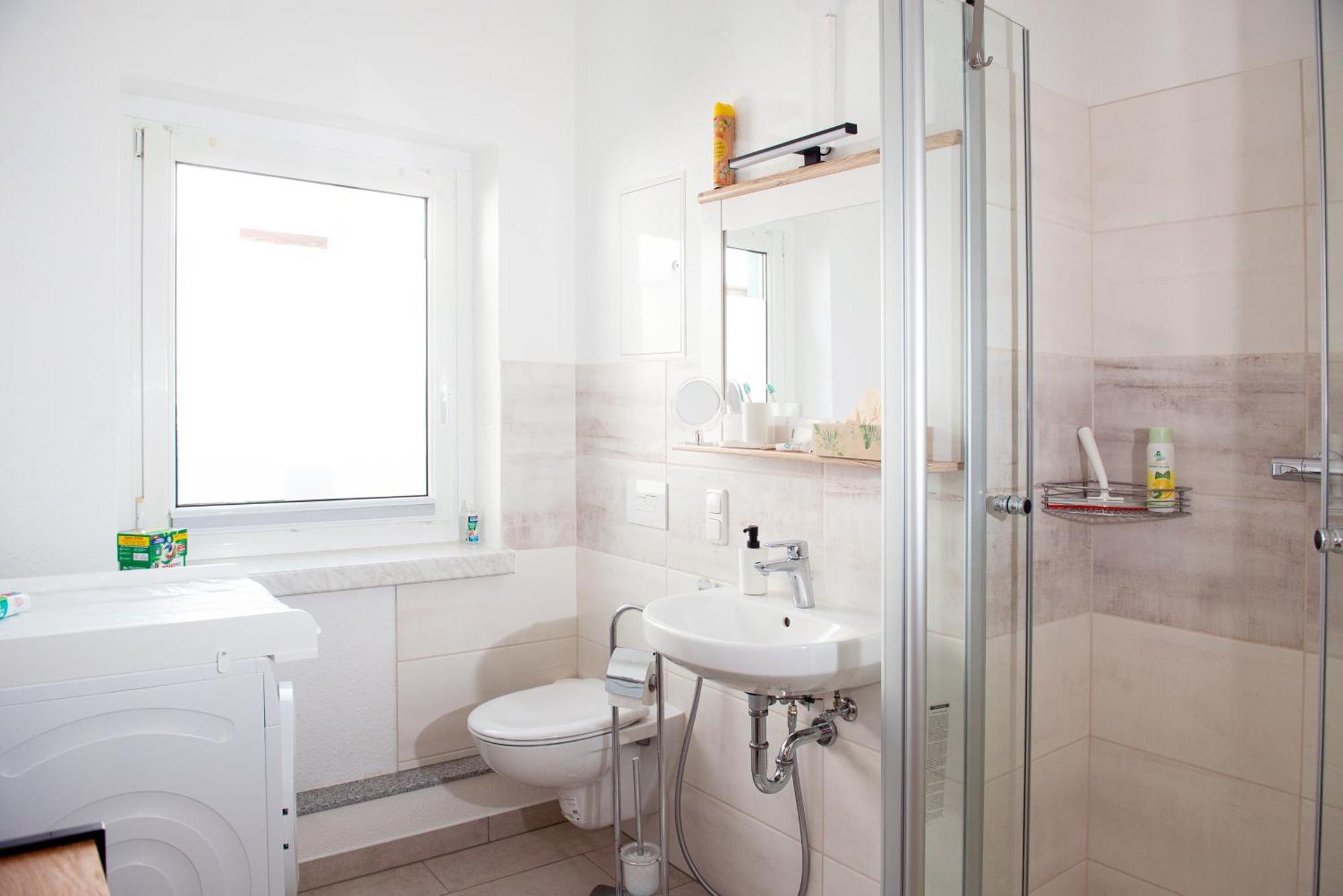 Savor Appartement 5 Personen 2 Schlafzimmer Babybett Netflix Balkon Zentrum بوتسن المظهر الخارجي الصورة